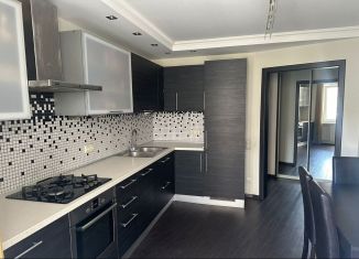 Продажа двухкомнатной квартиры, 64 м2, Саратов, улица имени В.С. Зарубина, 124/130