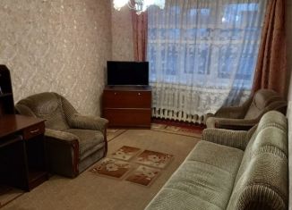 Сдается в аренду двухкомнатная квартира, 53 м2, Псковская область, улица Раи Гавриловой, 3