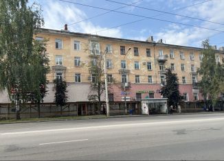 Продается двухкомнатная квартира, 56 м2, Березники, проспект Ленина, 45