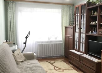 Продаю 2-ком. квартиру, 44 м2, Оса, улица Максима Горького, 89