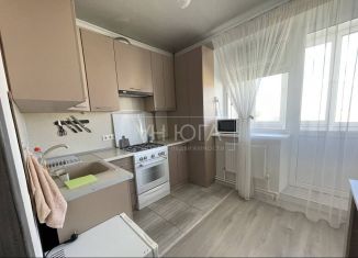 Продается 1-комнатная квартира, 45 м2, Ставропольский край, улица Демидова, 206/1