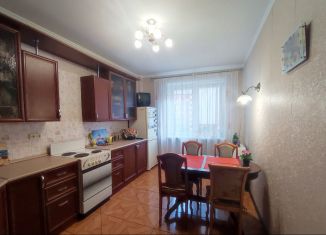 Продажа трехкомнатной квартиры, 105 м2, Тольятти, улица Маршала Жукова, 8