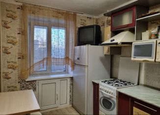 Трехкомнатная квартира в аренду, 60 м2, Челябинск, улица Образцова, 23