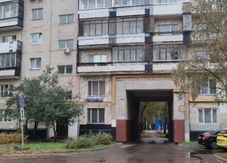 Продажа 2-ком. квартиры, 50.4 м2, Москва, Нежинская улица, 13