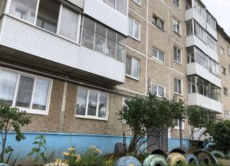 Продаю 2-ком. квартиру, 37.3 м2, Краснокамск, улица Энтузиастов