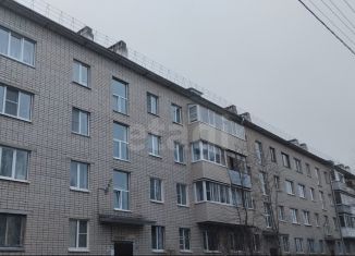 Продам трехкомнатную квартиру, 61.9 м2, поселок Новый Источник, Центральная улица, 1