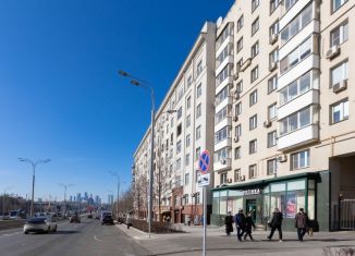 Сдам в аренду 3-ком. квартиру, 58 м2, Москва, улица Крымский Вал, 6, улица Крымский Вал