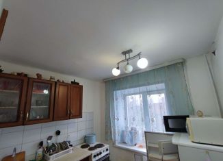 Продается 3-ком. квартира, 55 м2, поселок городского типа Бачатский, улица Л. Шевцовой, 46