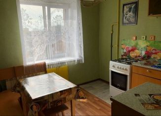 Сдам однокомнатную квартиру, 36 м2, Екатеринбург, улица Новаторов, 8, улица Новаторов