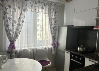 Сдается трехкомнатная квартира, 58 м2, Иркутск, улица Бажова, 15, Свердловский округ