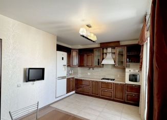 Продам 3-комнатную квартиру, 93 м2, Энгельс, Пролетарская улица, 2