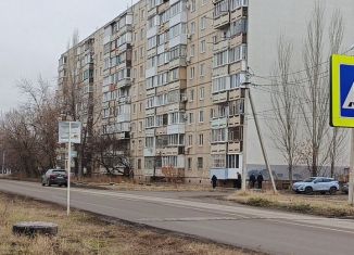 Продается трехкомнатная квартира, 63.1 м2, Энгельс, улица 148-й Черниговской Дивизии, 14