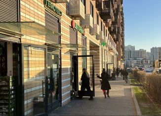 Сдаю в аренду торговую площадь, 60 м2, Москва, улица Поляны, 5Ак1, метро Бульвар Дмитрия Донского