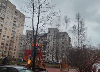 Продается четырехкомнатная квартира, 135.7 м2, Санкт-Петербург, метро Московская, улица Типанова, 32к2