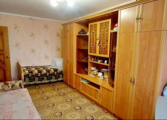 Продаю трехкомнатную квартиру, 61 м2, Курск, улица Дейнеки, 32