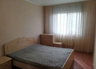 Сдам в аренду 2-ком. квартиру, 60 м2, Калуга, улица Фомушина, 8