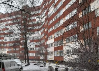 Продам трехкомнатную квартиру, 70 м2, Красное Село, Бронетанковая улица, 13к1