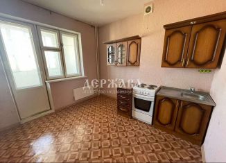 Продается трехкомнатная квартира, 85 м2, Старый Оскол, микрорайон Степной, 7