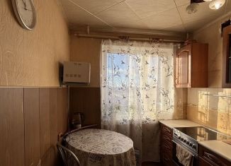 Продается 2-комнатная квартира, 44 м2, Апатиты, улица Строителей, 55