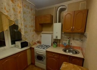 Аренда 3-комнатной квартиры, 58 м2, Казань, улица Химиков, 15