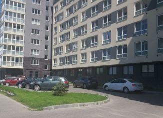 Сдам в аренду 1-ком. квартиру, 45 м2, Калининградская область, улица Согласия, 52