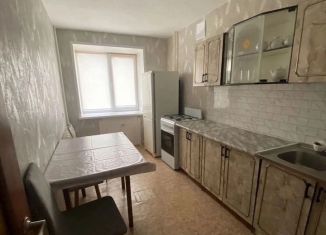 Сдается трехкомнатная квартира, 70 м2, Альметьевск, Советская улица, 153