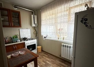 Сдам в аренду 2-ком. квартиру, 50 м2, Нальчик, улица Шортанова