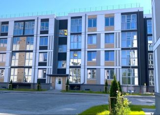 Продается 1-ком. квартира, 33 м2, Калининград, улица Сержанта Мишина, 81к2