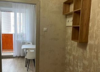 Сдам в аренду 1-ком. квартиру, 32 м2, Строитель, улица Жукова, 15