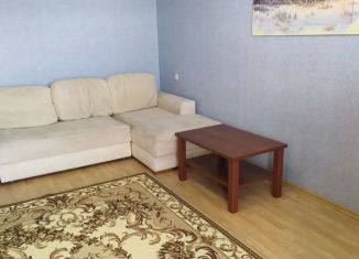 Сдаю 1-комнатную квартиру, 40 м2, Смоленск, улица Кутузова, 3А