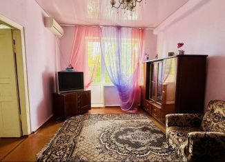 Сдам в аренду 3-комнатную квартиру, 50 м2, Таганрог, улица Ленина, 134