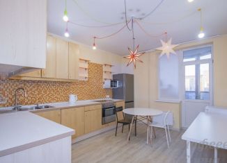 Продажа 3-ком. квартиры, 85 м2, Екатеринбург, метро Чкаловская, улица Краснолесья, 14к5