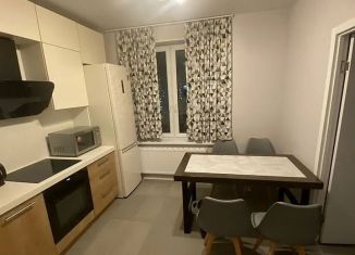 Аренда трехкомнатной квартиры, 70 м2, Балашиха, проспект Героев, 14