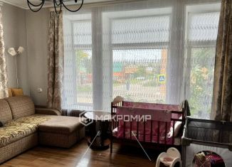 Продам 3-комнатную квартиру, 85 м2, Челябинская область, Красноармейская улица, 57