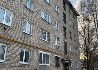 Продам 2-комнатную квартиру, 45 м2, Бежецк, улица М.И. Кузнецова, 3