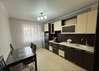 Сдается в аренду 2-ком. квартира, 70 м2, Абакан, улица Торосова, 7А