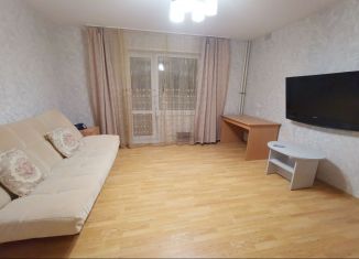 Двухкомнатная квартира в аренду, 78 м2, Челябинск, Солнечная улица, 19