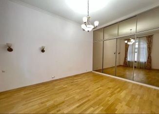 Продается 4-комнатная квартира, 148.4 м2, Москва, улица Жуковского, 2, улица Жуковского