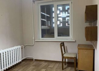 Сдается в аренду трехкомнатная квартира, 78 м2, Калмыкия, улица Юрия Клыкова, 10