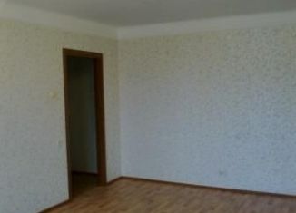 Продаю 2-ком. квартиру, 58 м2, Тольятти, улица Ворошилова, 2