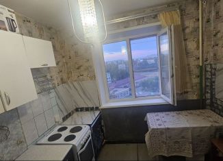 Продаю 3-ком. квартиру, 77 м2, Абакан, улица Крылова, 88