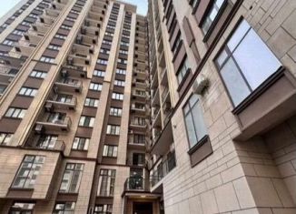 Продажа 2-ком. квартиры, 77 м2, Махачкала, улица Ахмата-Хаджи Кадырова, 128