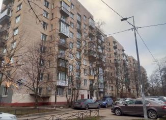 Продам 3-комнатную квартиру, 60 м2, Санкт-Петербург, проспект Юрия Гагарина, 18к4, метро Парк Победы