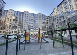 Продается 2-ком. квартира, 75 м2, Нальчик, улица Тарчокова, 31к1