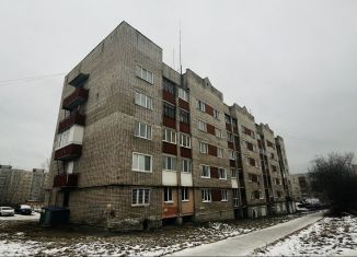 Продается 3-комнатная квартира, 69.5 м2, Свердловская область, улица Чапаева, 41