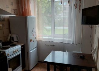 Сдаю 2-ком. квартиру, 47 м2, Кемеровская область, улица Тореза, 123