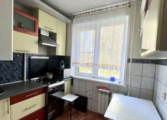 Продаю 3-ком. квартиру, 58 м2, Орёл, улица Цветаева, 38