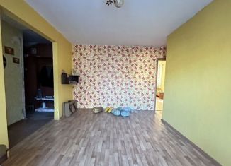 Продам 3-комнатную квартиру, 58 м2, Орск, Школьная улица, 6А